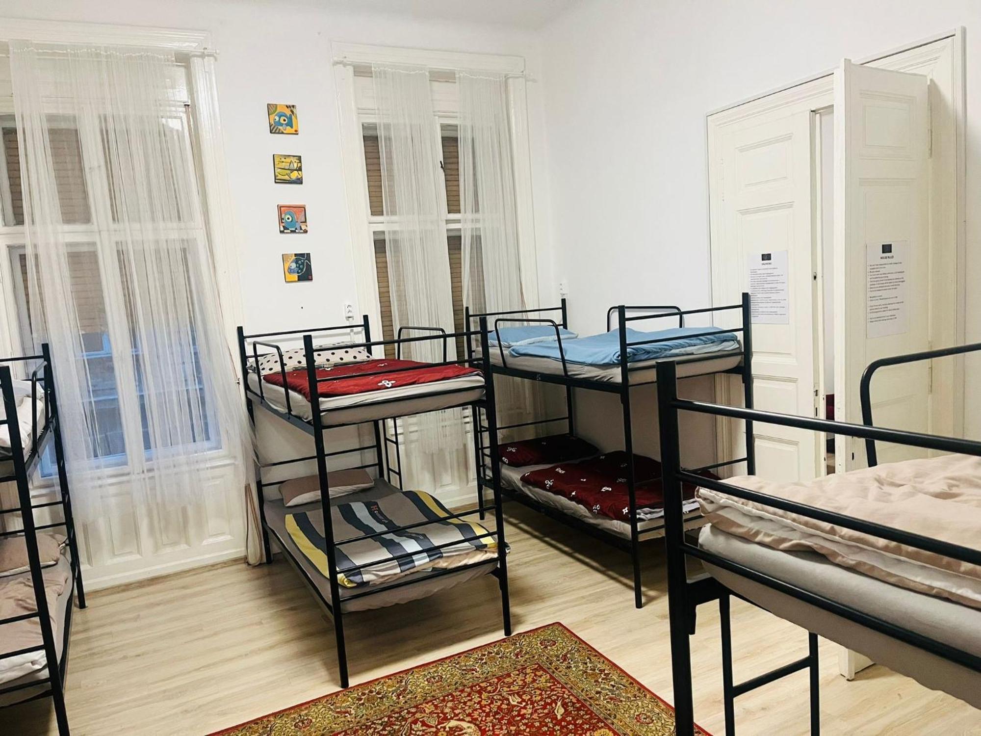 Doxie Rooms And Beds Budapest Exterior foto